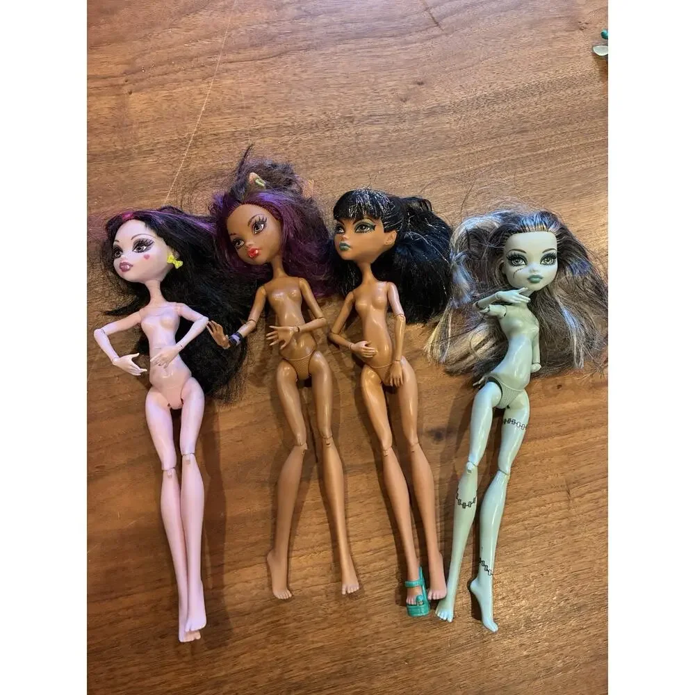 Monster High Dolls Nude Lot of 4 Including‎ Cleo De Nile
